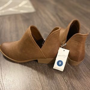 Target Booties Size 9 NWT